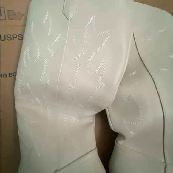 NWT Western MADDEN Women's Cowboy Boots size 11 Bone/Cream color zipper sides - Picture 6 of 9